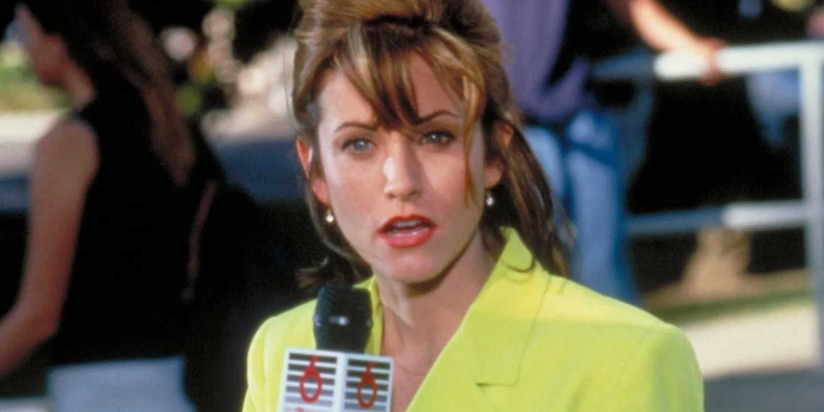 Courteney Cox as Gale Weathers in Scream