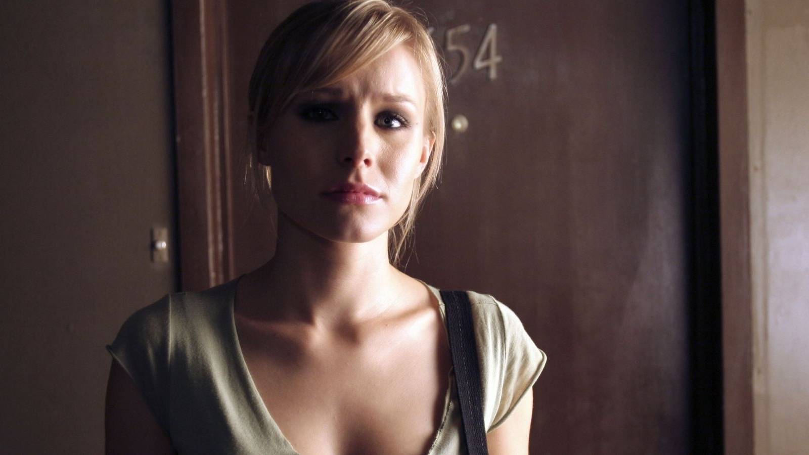 Kristen Bell as Mattie in Pulse