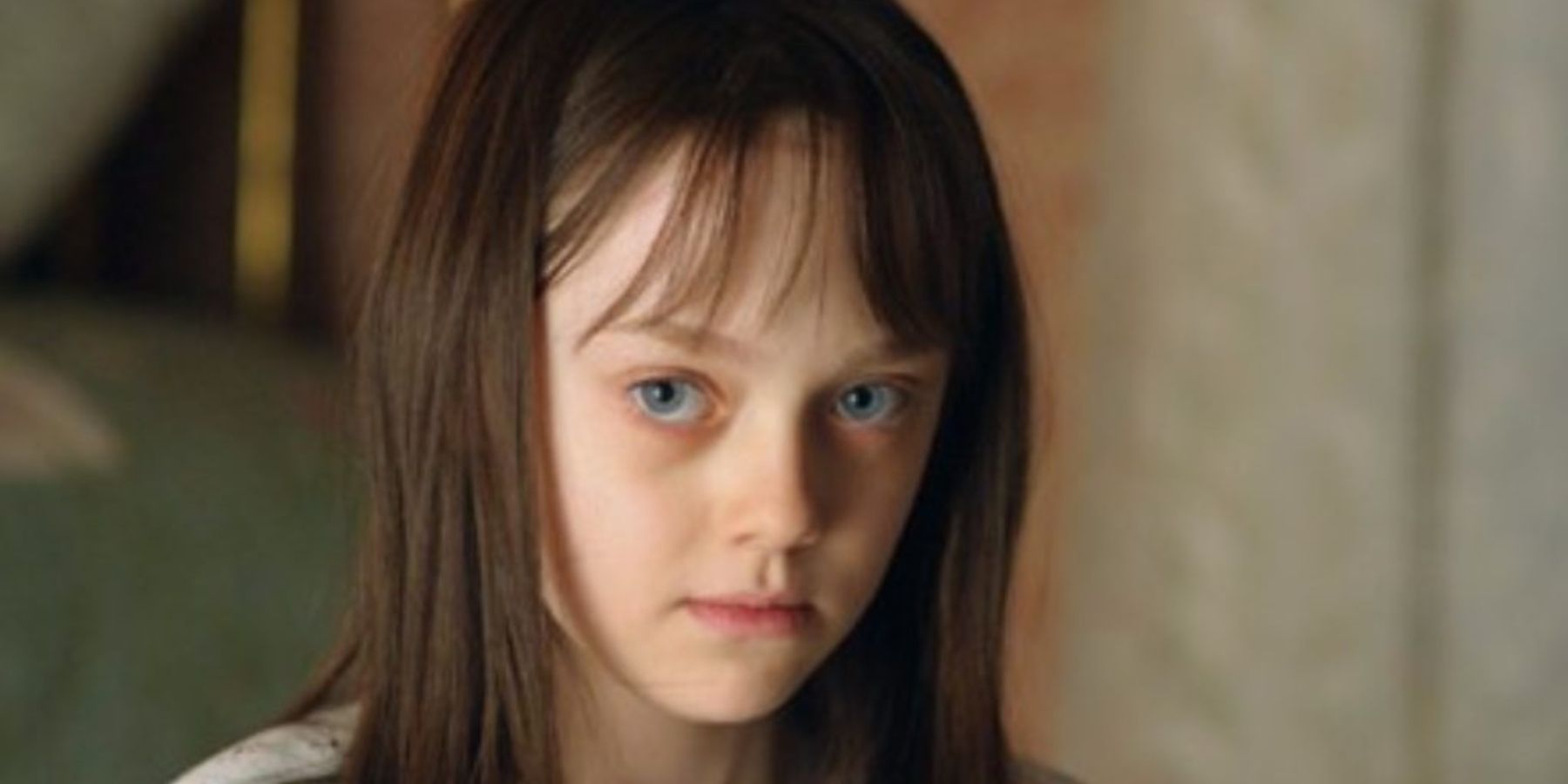 Dakota Fanning as Emily Calloway in Hide and Seek