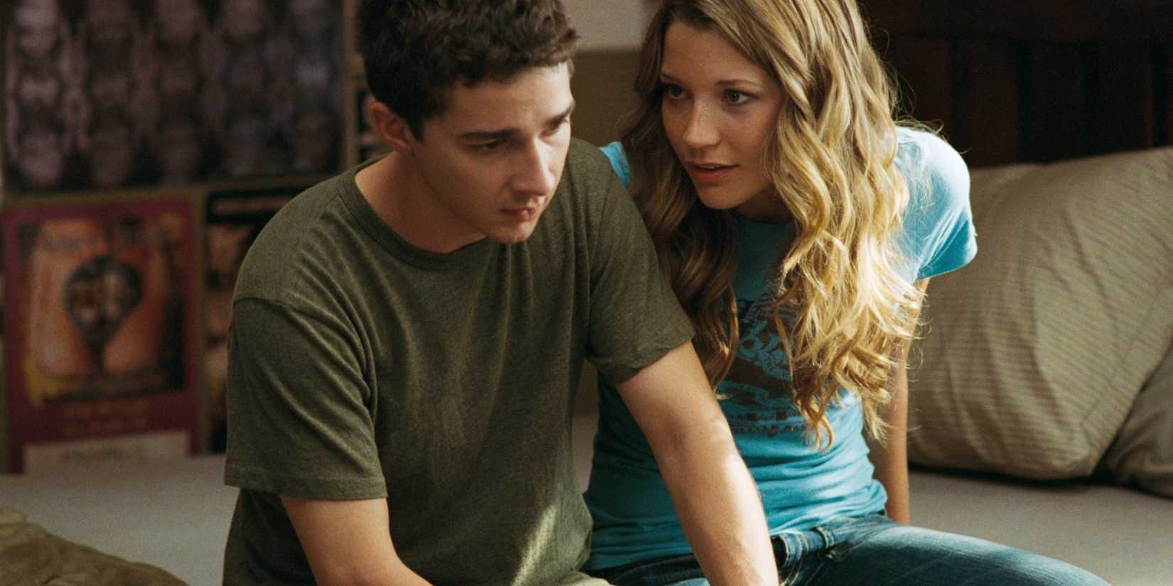 Kale (Shia LaBeouf) and Ashley (Sarah Roemer) in Disturbia