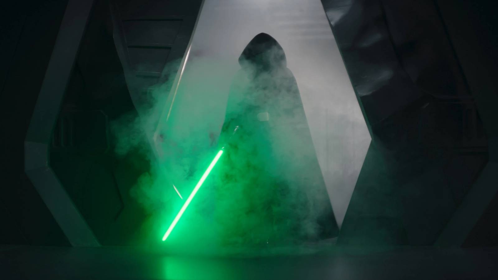 Luke Skywalker with a green lightsaber in The Mandalorian season 2 finale
