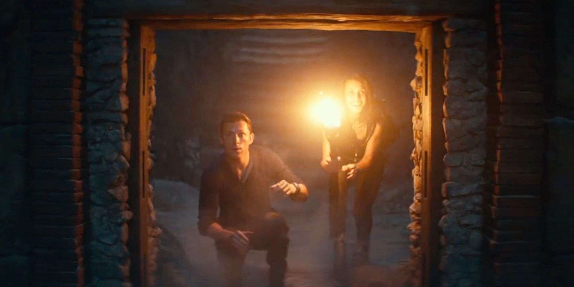 Nate and Chloe exploring ruins in the Uncharted Movie(1)