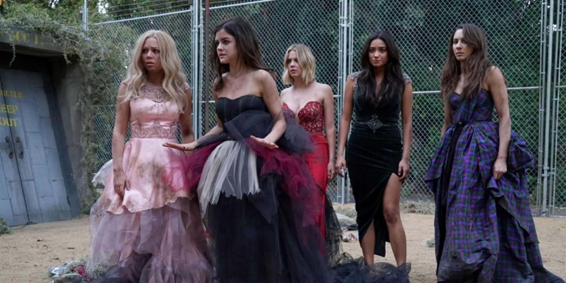 The main characters in Pretty Little Liars