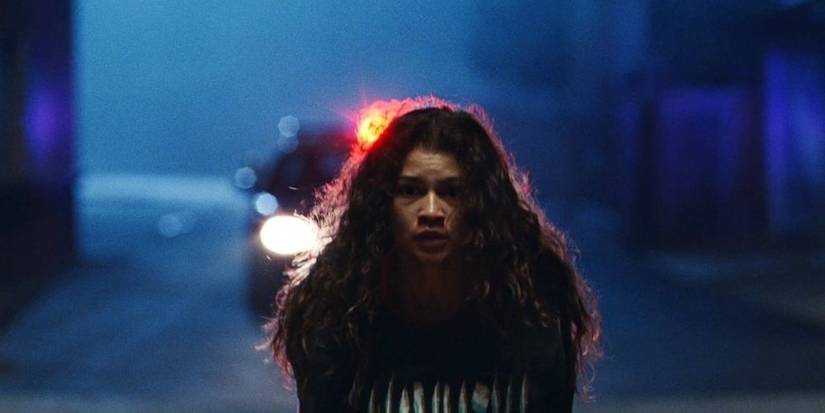 Rue runs from the cops in Euphoria Season 2