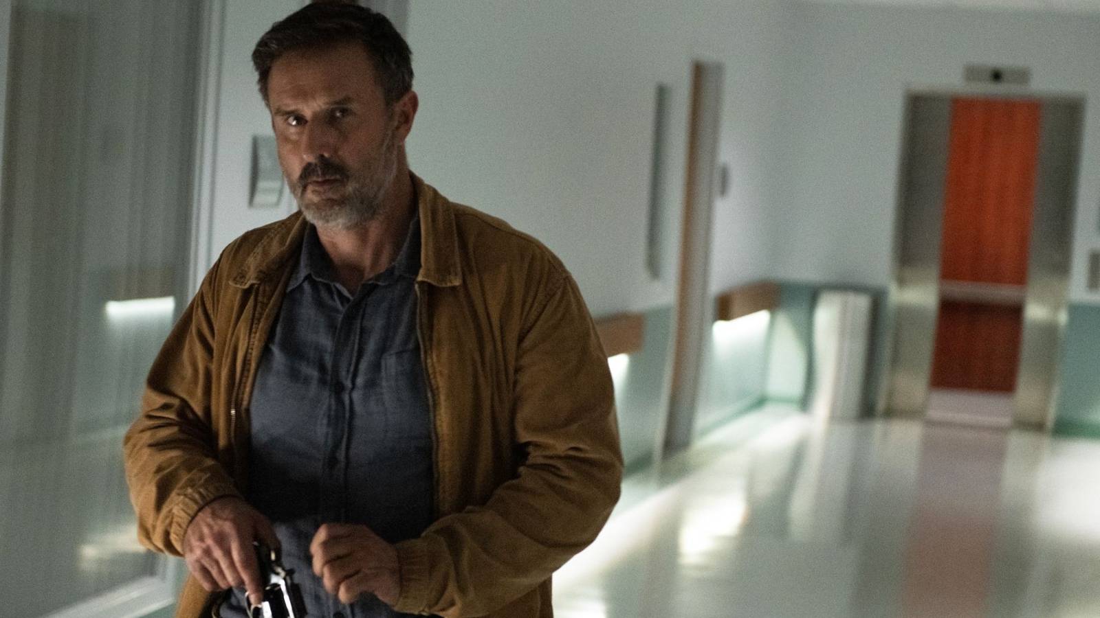 David Arquette as Dewey Riley in the hospital in Scream (2022)