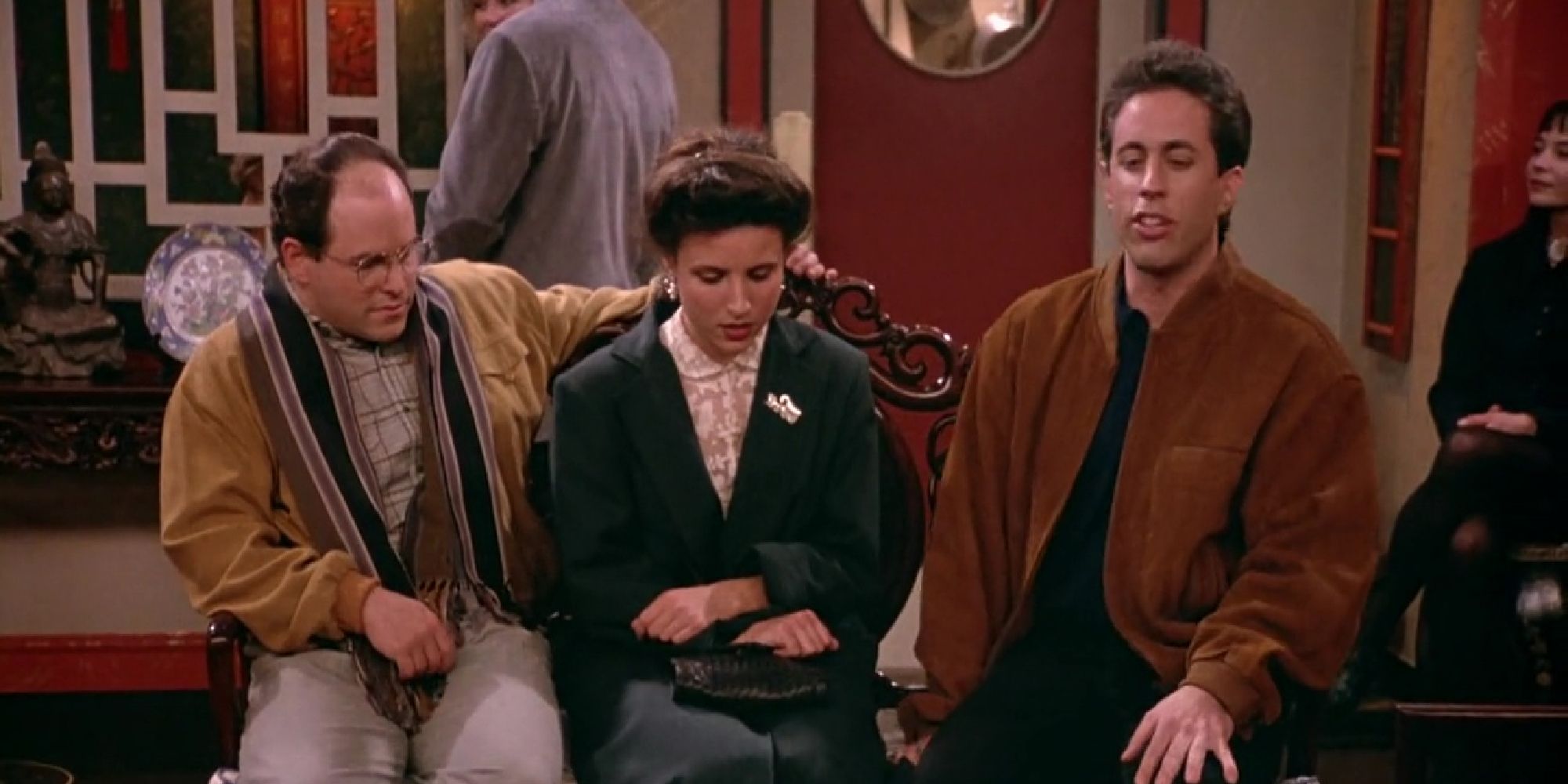 George, Elaine, and Jerry waiting for their table in "The Chinese Restaurant"