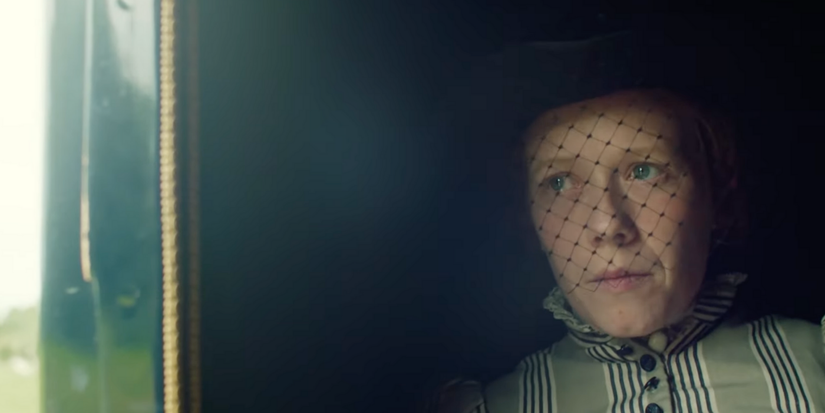 The yellow wallpaper screenshot from trailer