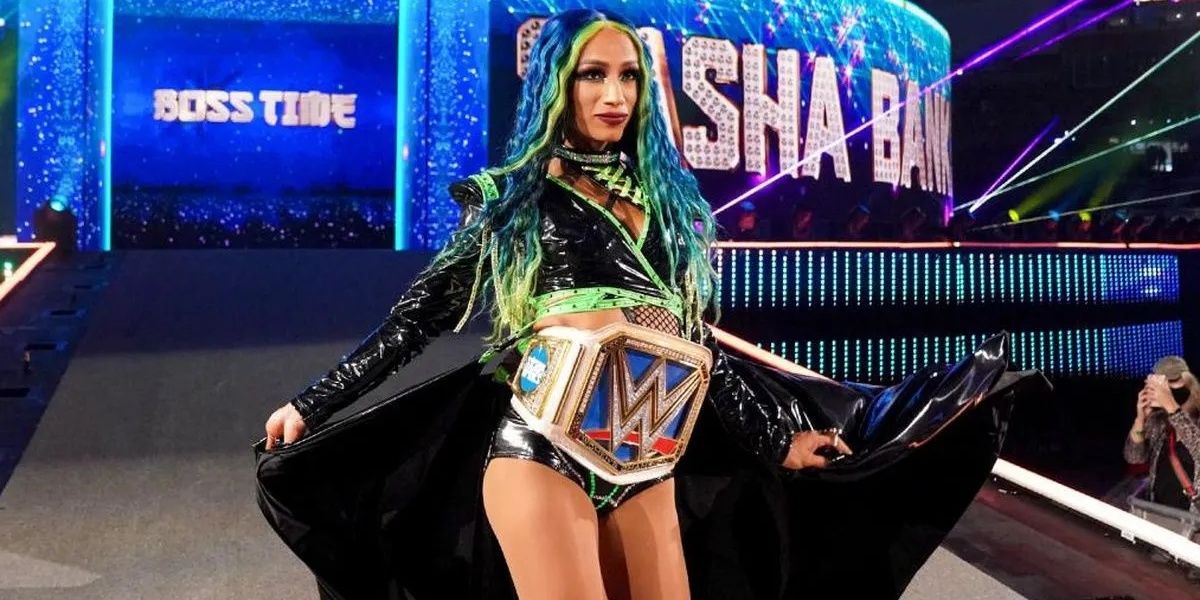 WWE Sasha Banks with Smackdown Women's Championship