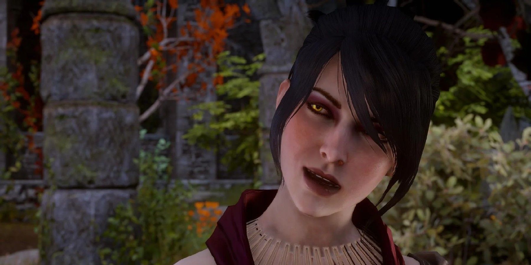 Morrigan smiling as she talks in Dragon Age: Inquisition 