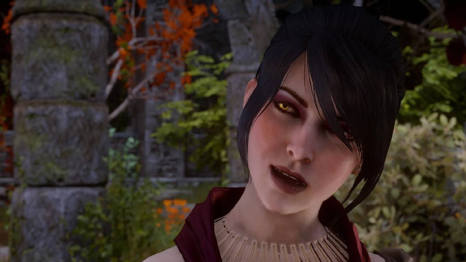 Morrigan smiling as she talks in Dragon Age: Inquisition 