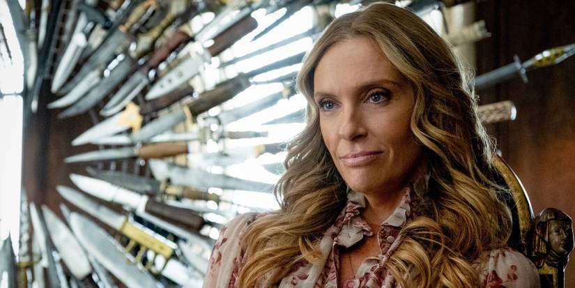 knives-out-toni-collette