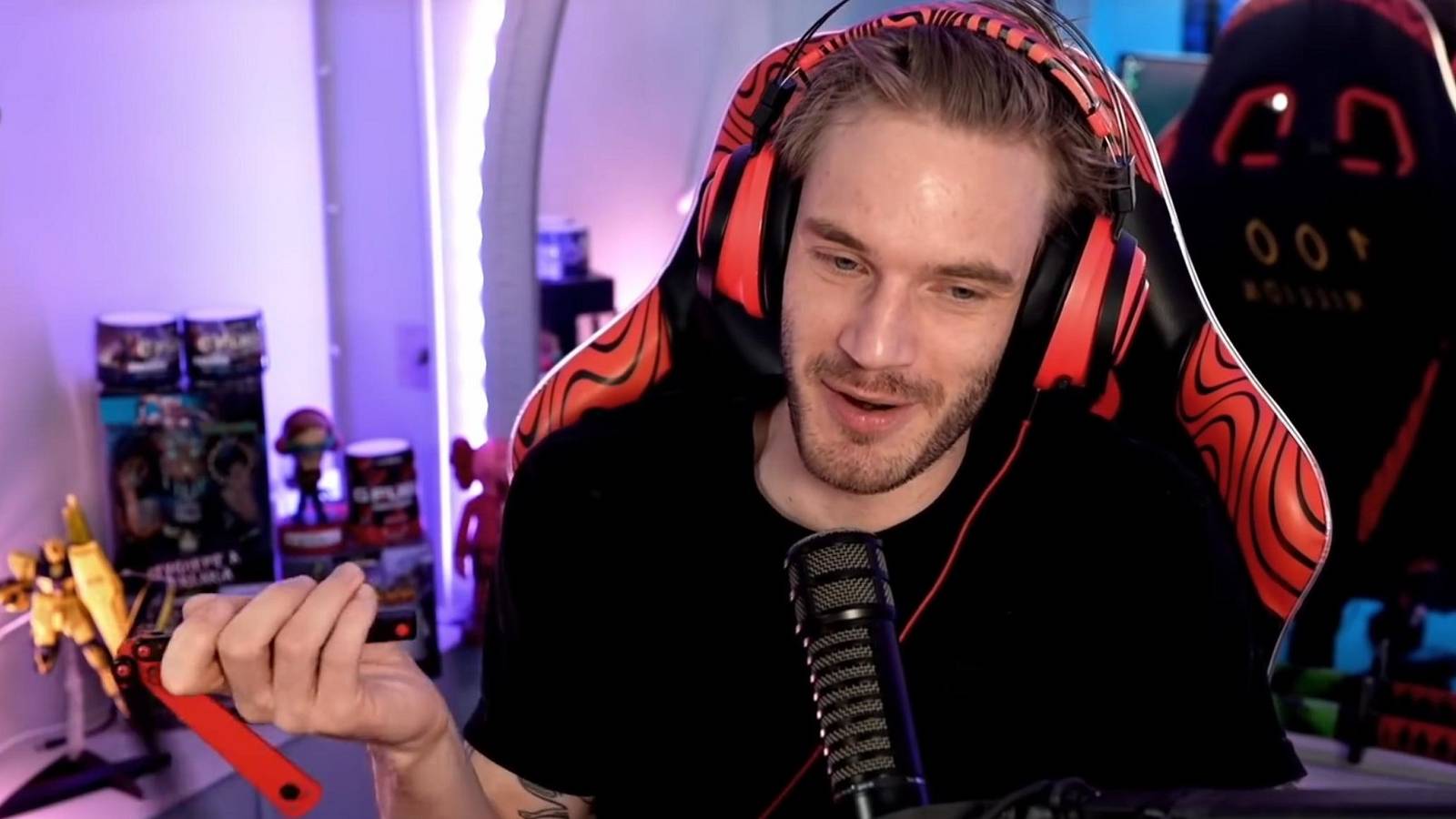pewdiepie playing with a balisong feature