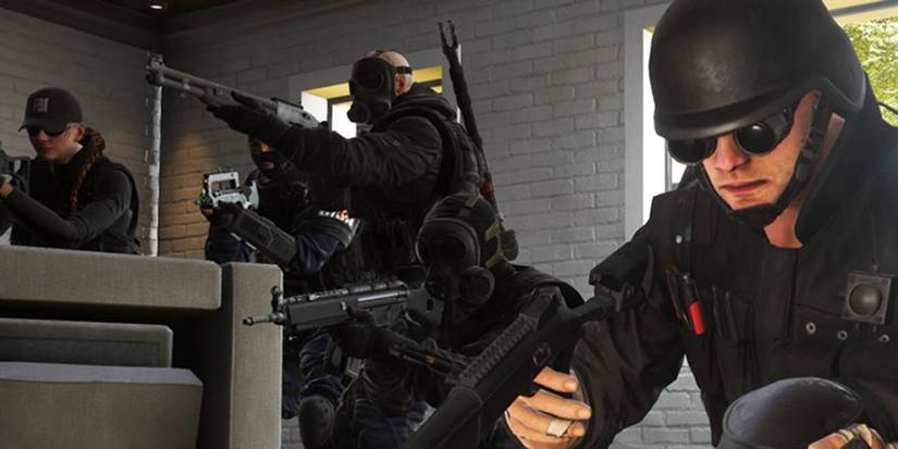 Rainbow Six Siege A team of players getting into a house