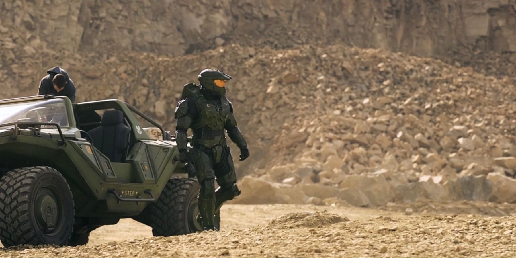 Master Chief with Warthog in Halo series desert