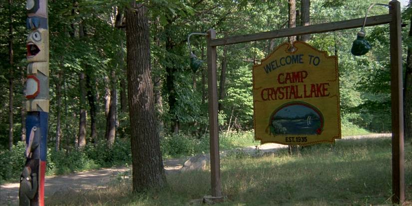 The Camp Crystal Lake sign and camp exterior in Friday The 13th (1980)