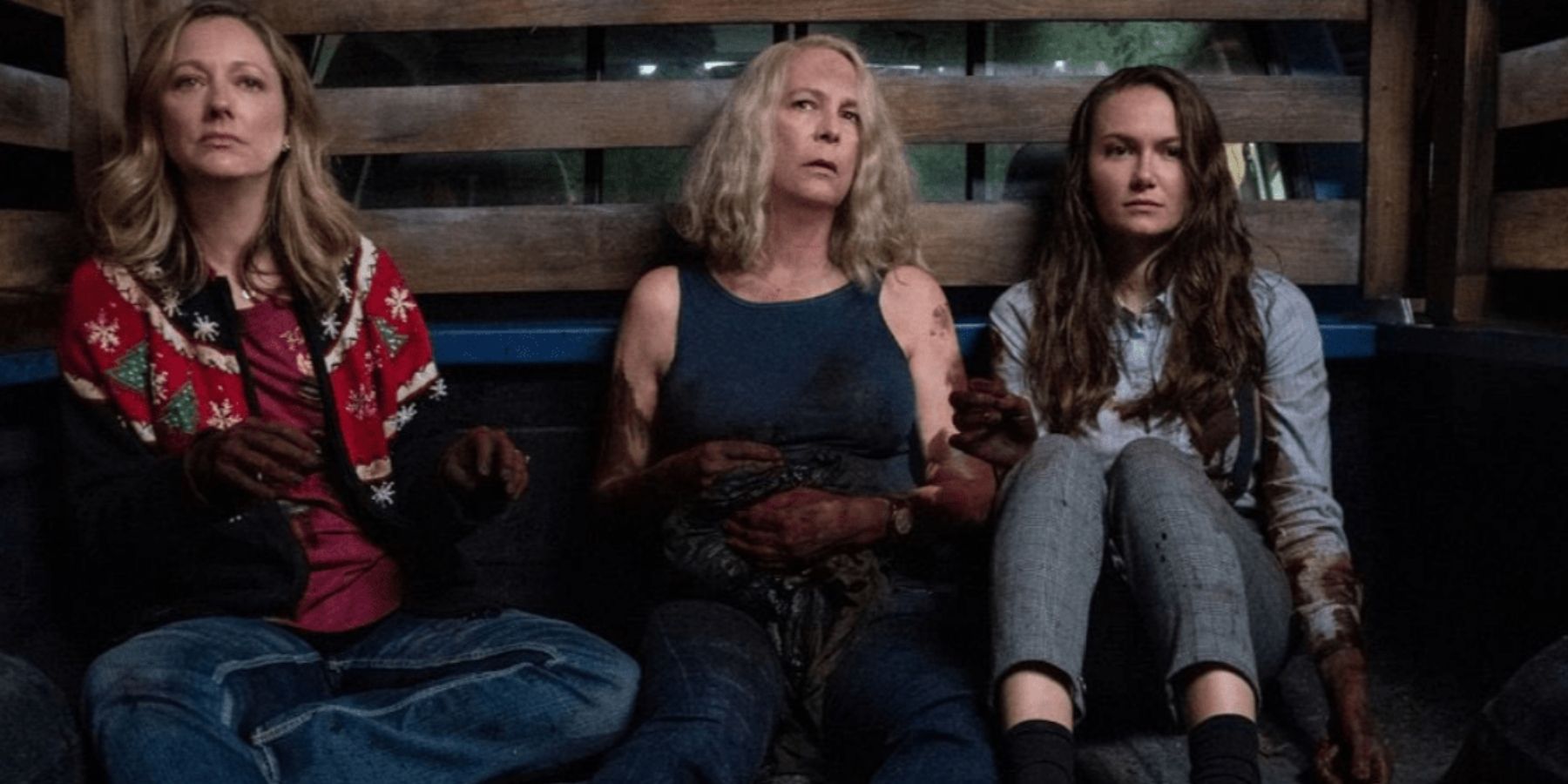 Karen Nelson (Judy Greer), Laurie Strode (Jamie Lee Curtis) and Allyson Nelson (Andi Matichak) in Halloween Kills (2021) 