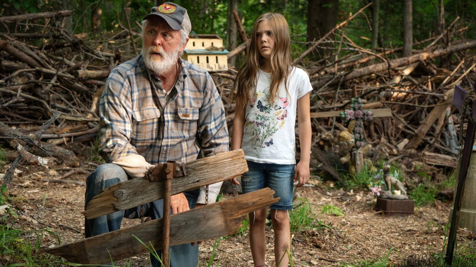 Jud (John Lithgow) and Ellie (Jeté Laurence) in Pet Sematary (2019)