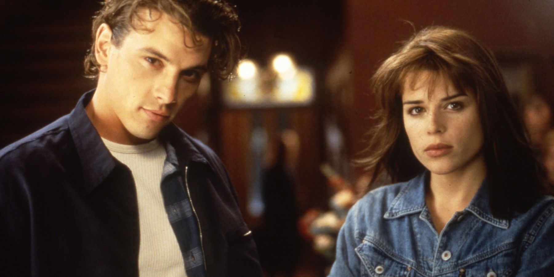 Billy Loomis (Skeet Ulrich) and Sidney Prescott (Neve Campbell) in Scream