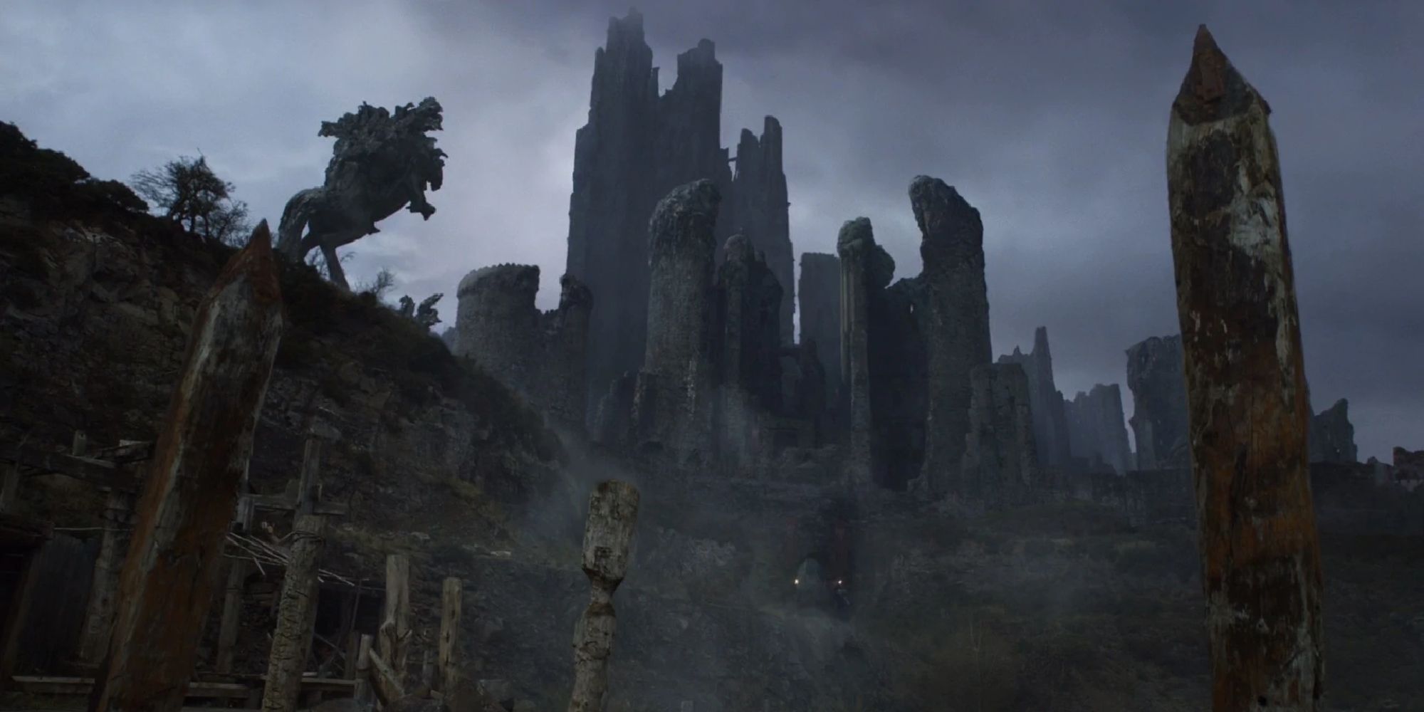 A ruined Harrenhal as it appears in season 2 of Game of Thrones.