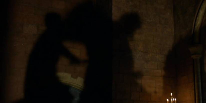 A shadow of Jaime Lannister stabbing the Mad King