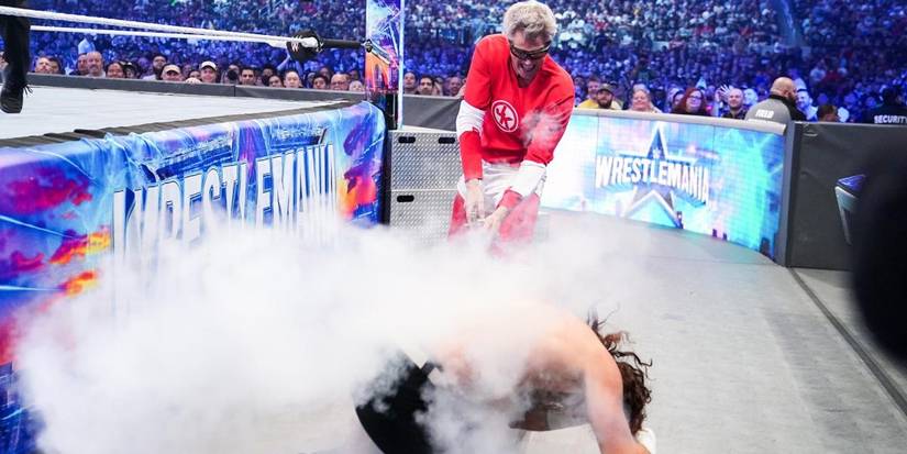 WWE Wrestlemania 38 Johnny Knoxville sprays Sami Zayn with a fire extinguisher