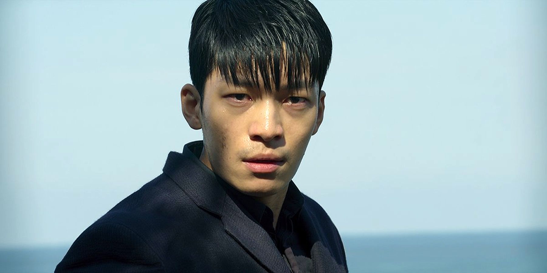 Wi Ha-Joon as Ju-Hon in Squid Game