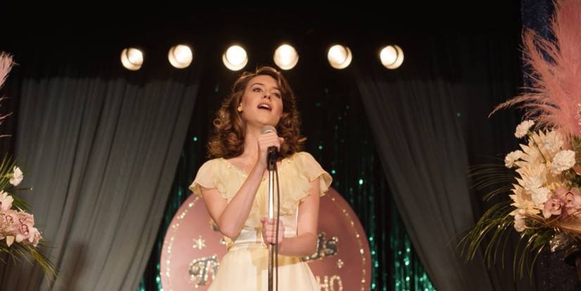 Brenda sings at a pageant 