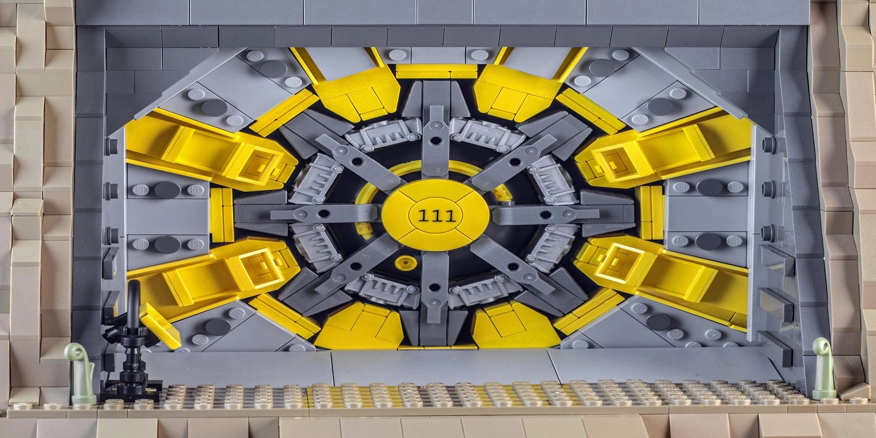 fallout-4-lego-vault-111(2)