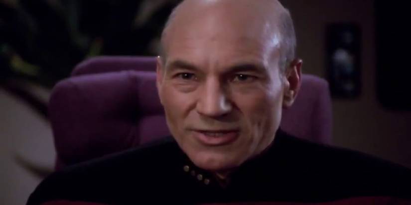 picard speaking to someone off camera