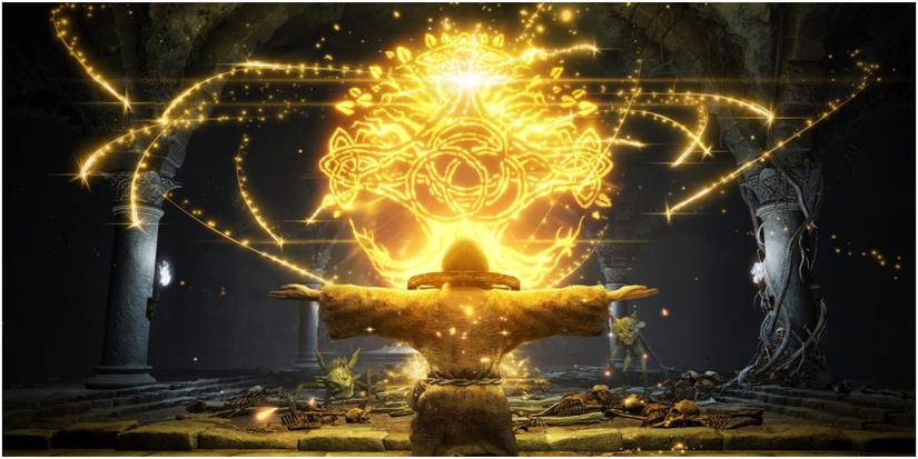 Tarnished kneeling before golden spell.