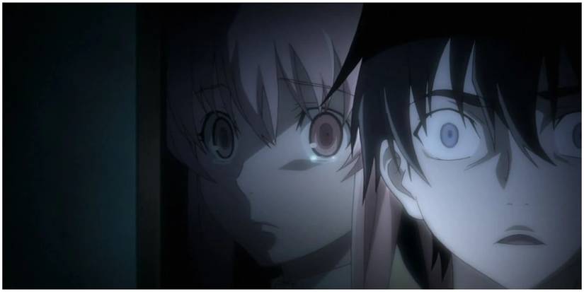 Yuno behind Yukiteru.