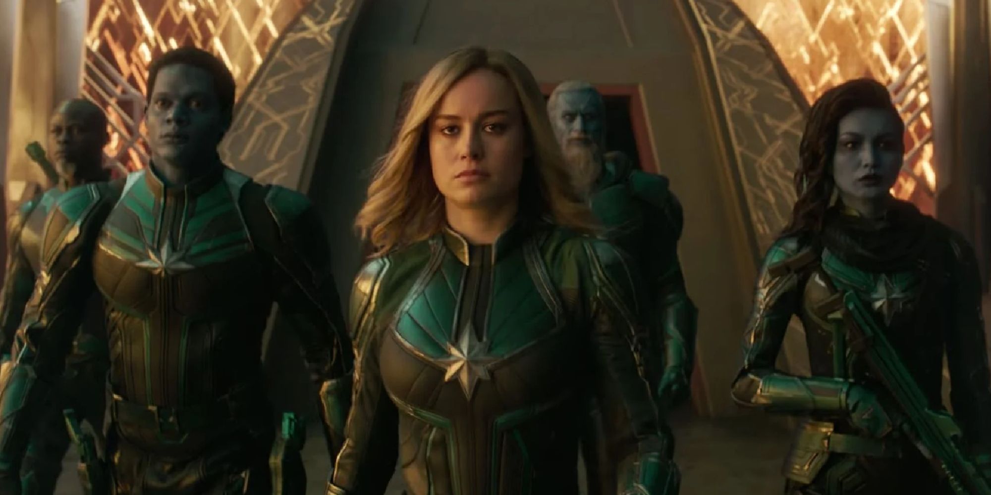 Carol Danvers leading a crew of Kree soldiers in Captain Marvel