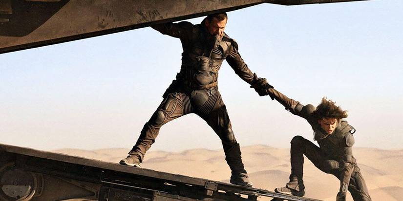 Timothee Chalamet & John Brolin In Dune