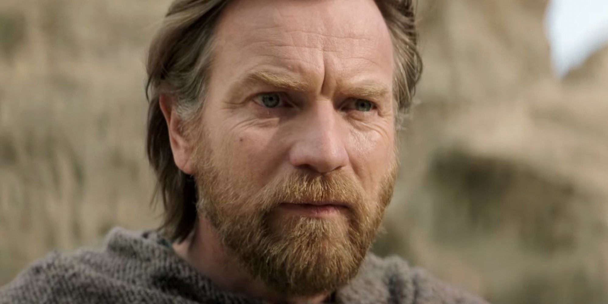 Ewan McGregor as Obi-Wan watching the Lars' farm in Obi-Wan Kenobi