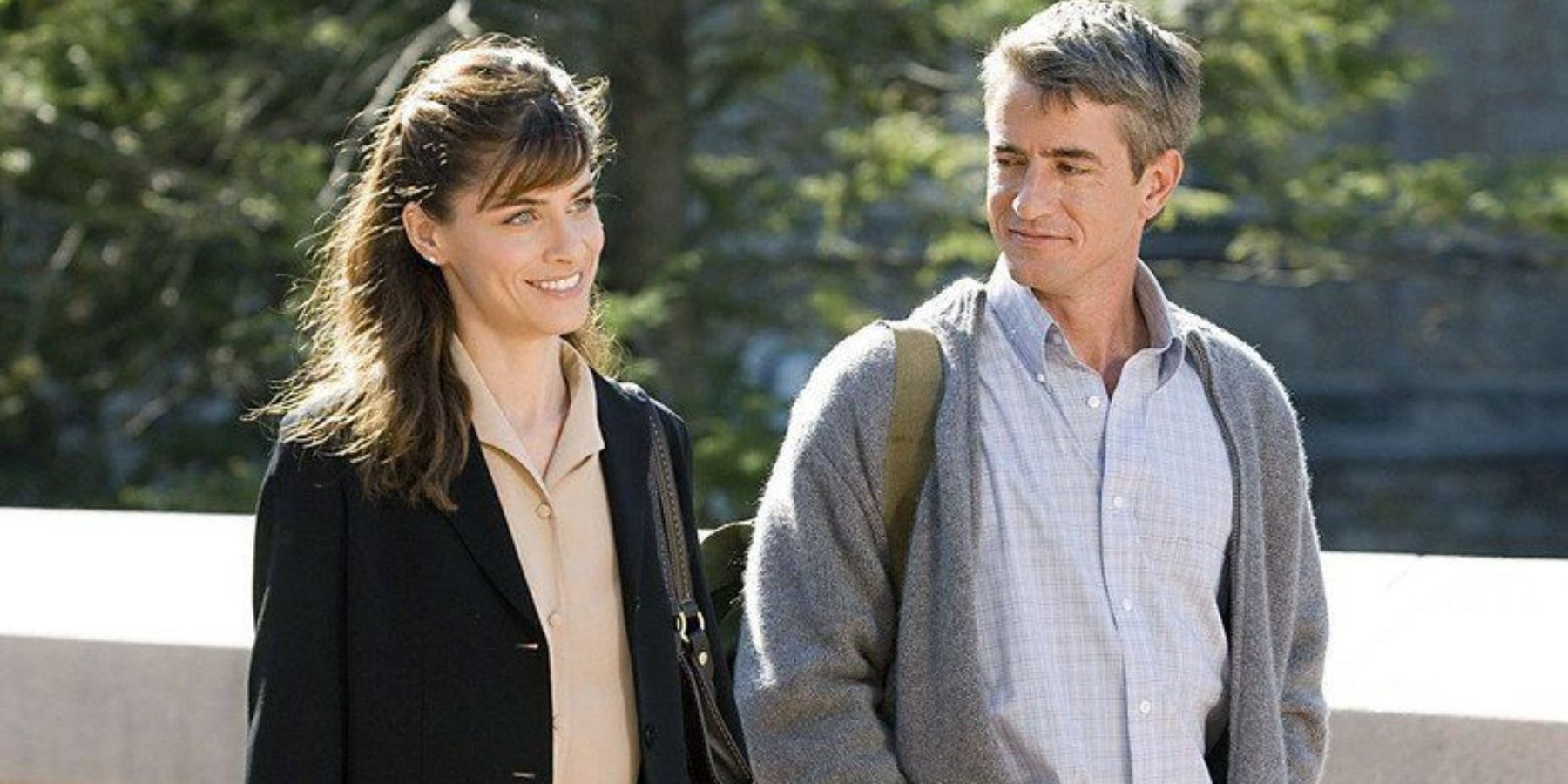 Sarah (Amanda Peet) and Henry (Dermot Mulroney) in Griffin & Phoenix