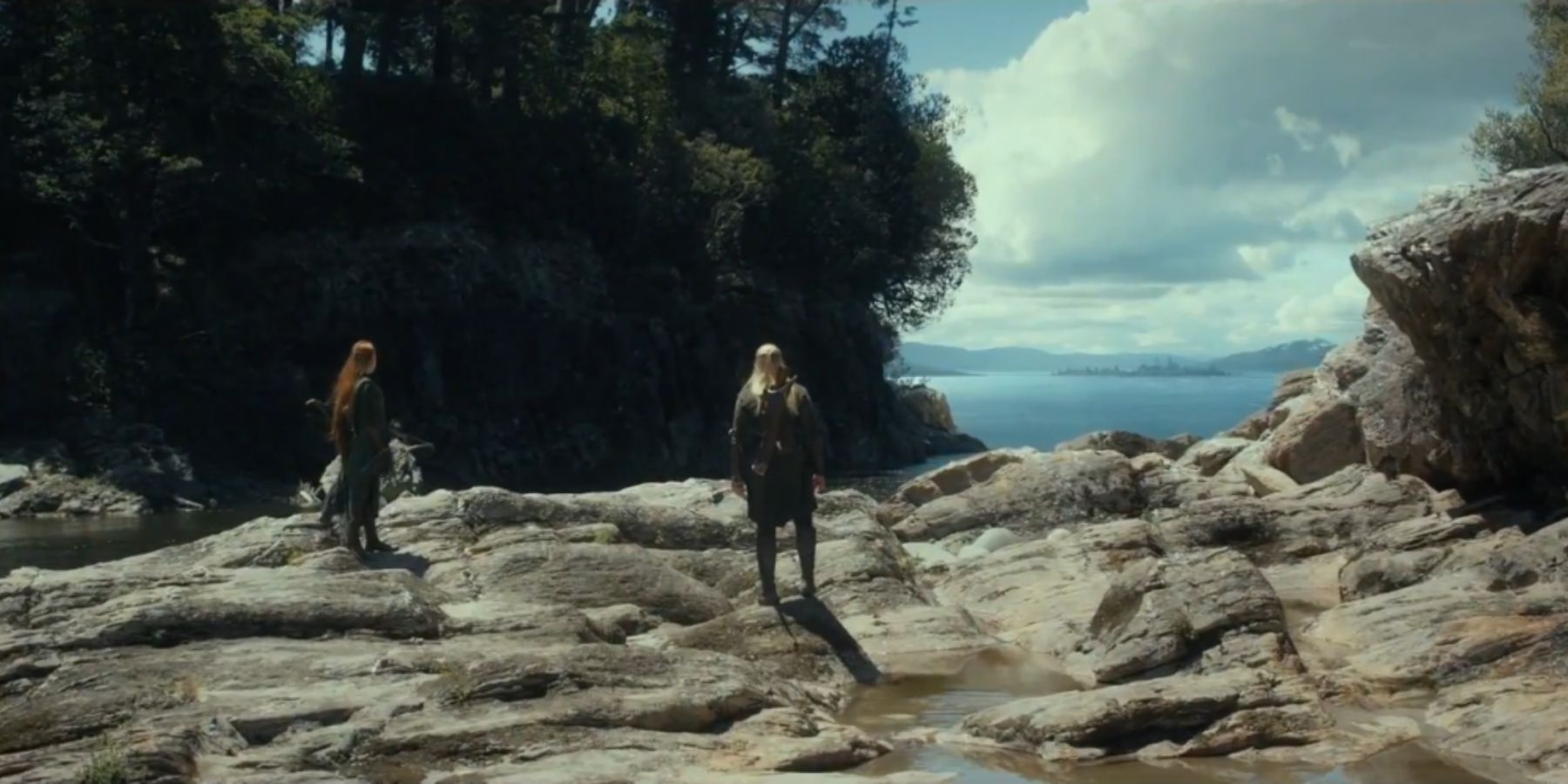 Legolas and Tauriel looking at the ocean