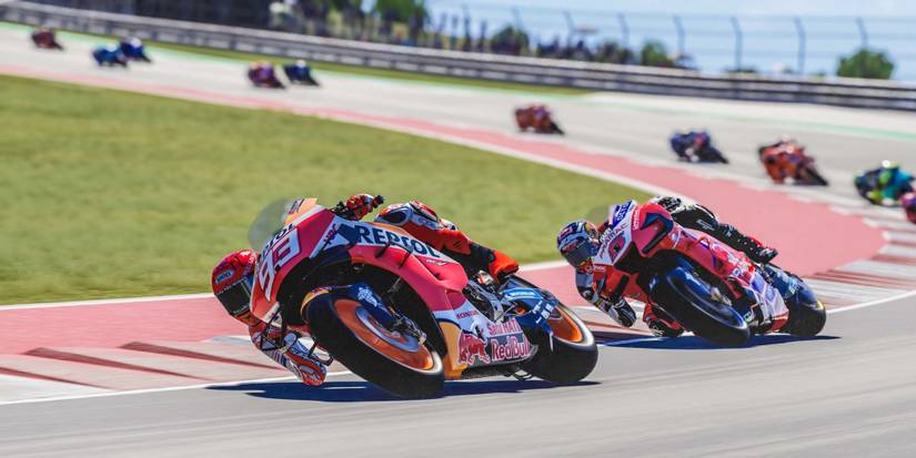 MotoGP 22 - Two Bikes driving