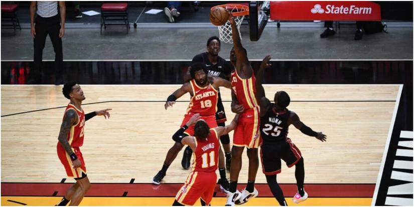 NBA 2K22 Capela With A Block At The Rim