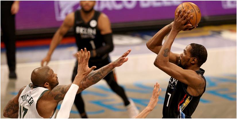 NBA 2K22 Kevin Durant Putting Up A Shot