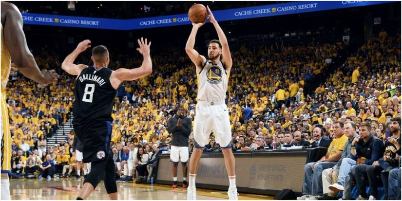 NBA 2K22 Klay Thompson Going Up For A Three Point Shot