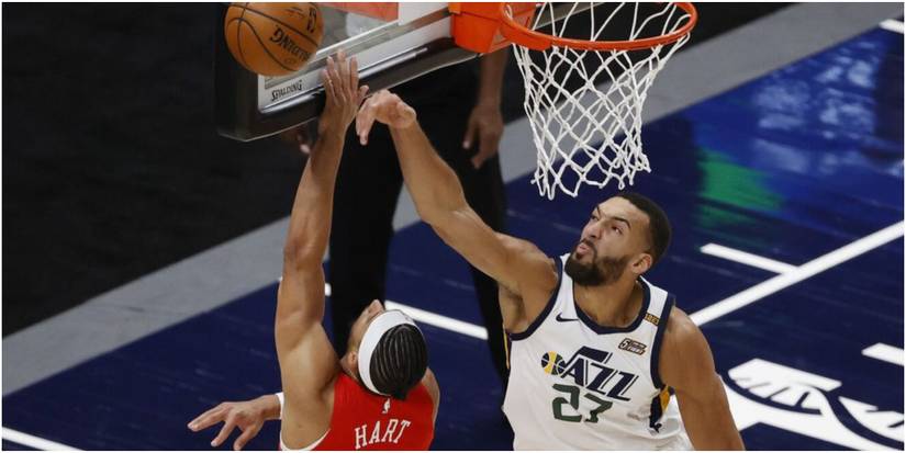 NBA 2K22 Rudy Gobert Slaps Away A Shot