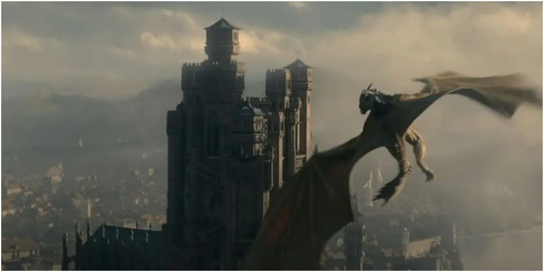 Syrax flying over King's Landing in House of the Dragon.