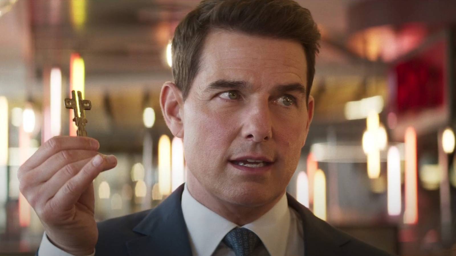 Tom Cruise holding key in Mission Impossible 7 Dead Reckoning Trailer