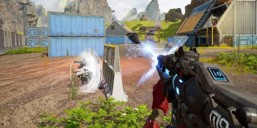 apex legends player shooting at another player 