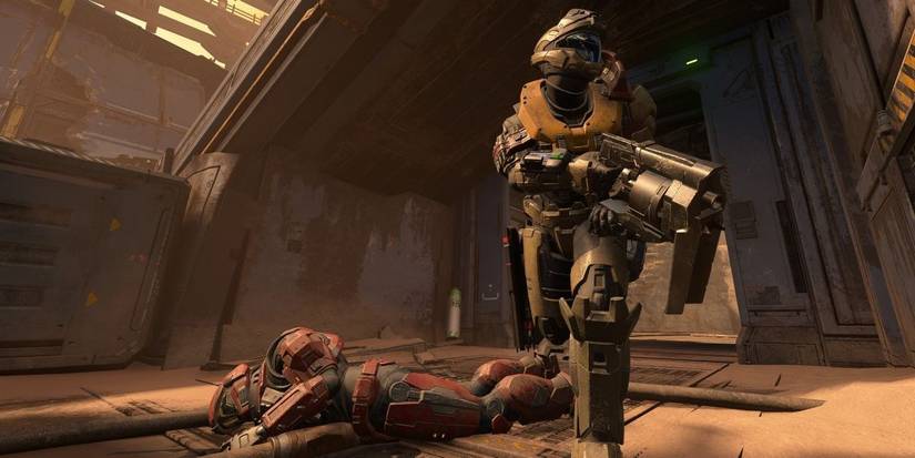 halo player running away from dead player 