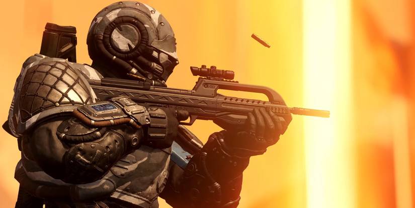 halo player shooting with a light in the background