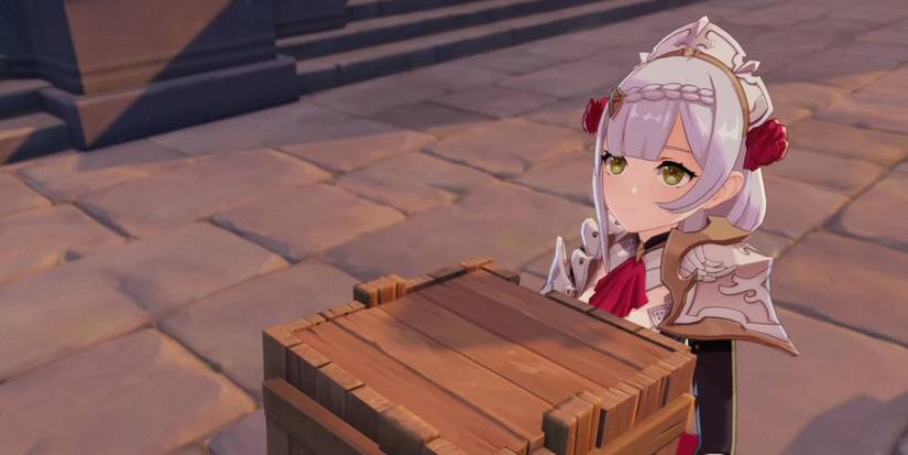 noelle holding a box in genshin impact