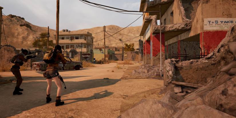 pubg players scouting the area Cropped