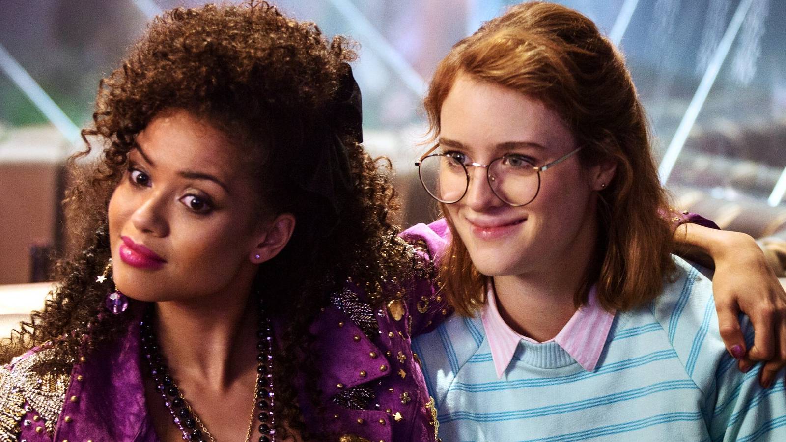 Kelly (Gugu Mbatha-Raw) and Yorkie (Mackenzie Davis) in 