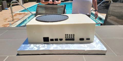 xbox-series-s-cake-back